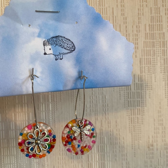 HANDMADE🙋🏻♀️🍩Dangle Earrings w/ Charm! - Picture 5 of 15